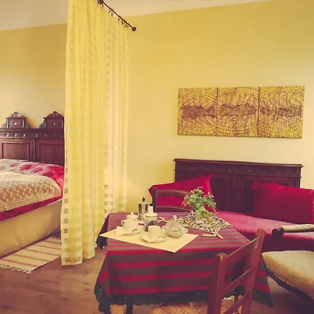 Antica Casa Nebiolo * 포르타코마로