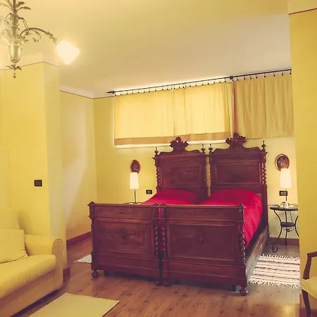 Antica Casa Nebiolo * 포르타코마로