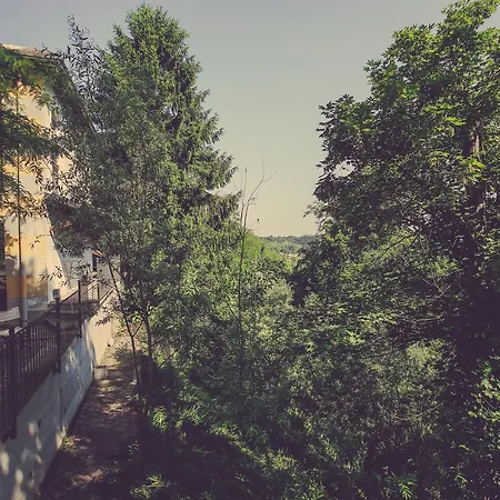 Antica Casa Nebiolo * 포르타코마로